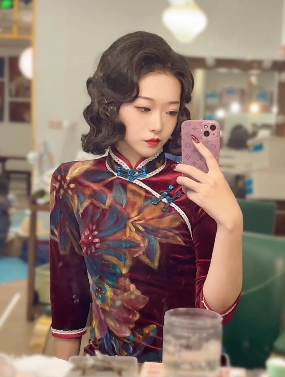 【玉墨cos】几十元妈妈旗袍爆改，还原金陵十三钗的气场 - 第 1 张