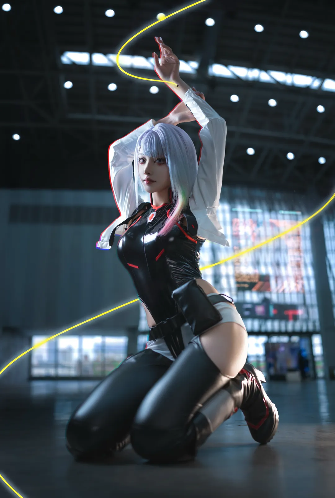 【露西cos】赛博朋克边缘行者，霓虹都市的光影博弈 - 第 1 张