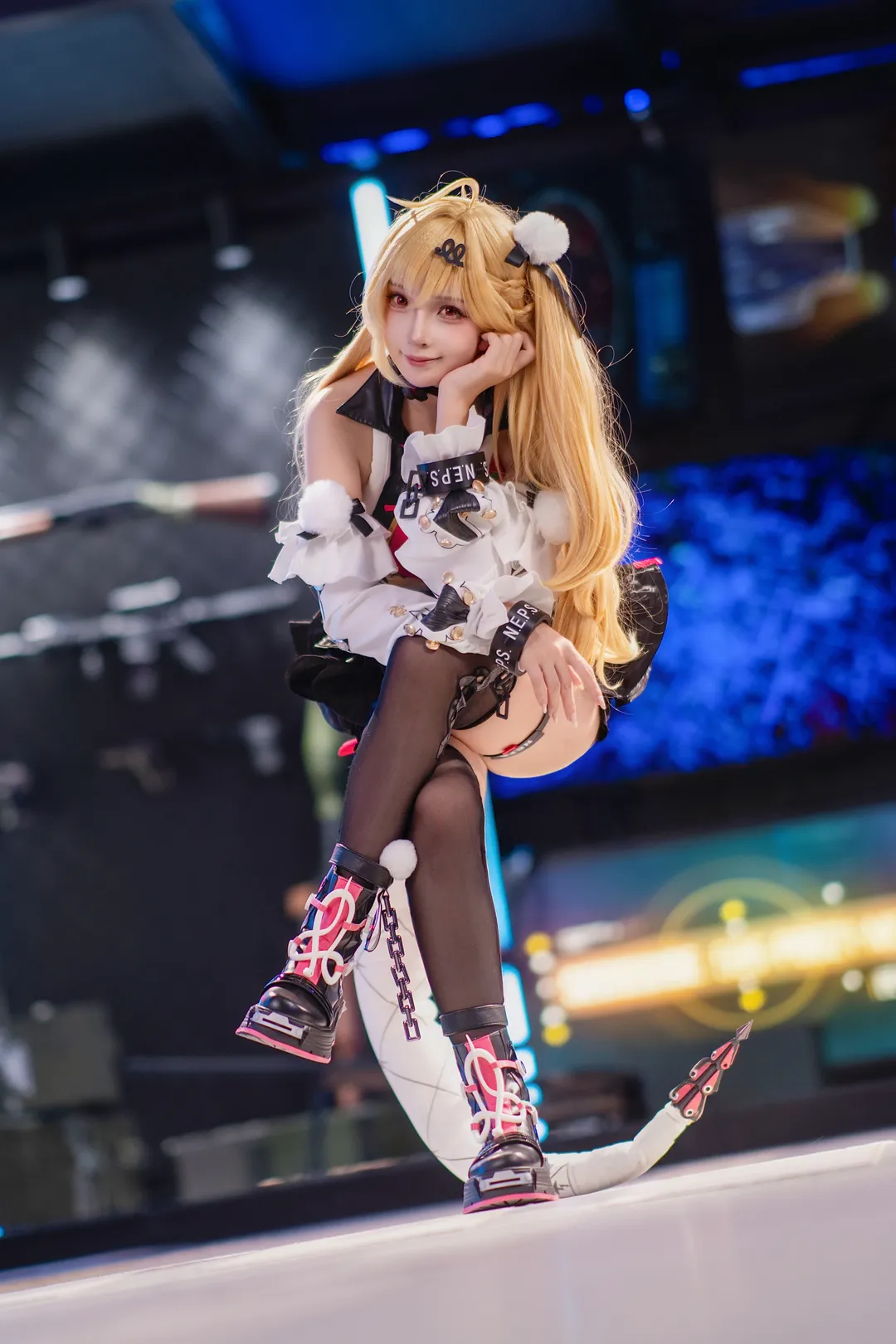 【希希芙cos】绝区零的电流与机械感，带来硬核视觉体验 - 第 1 张