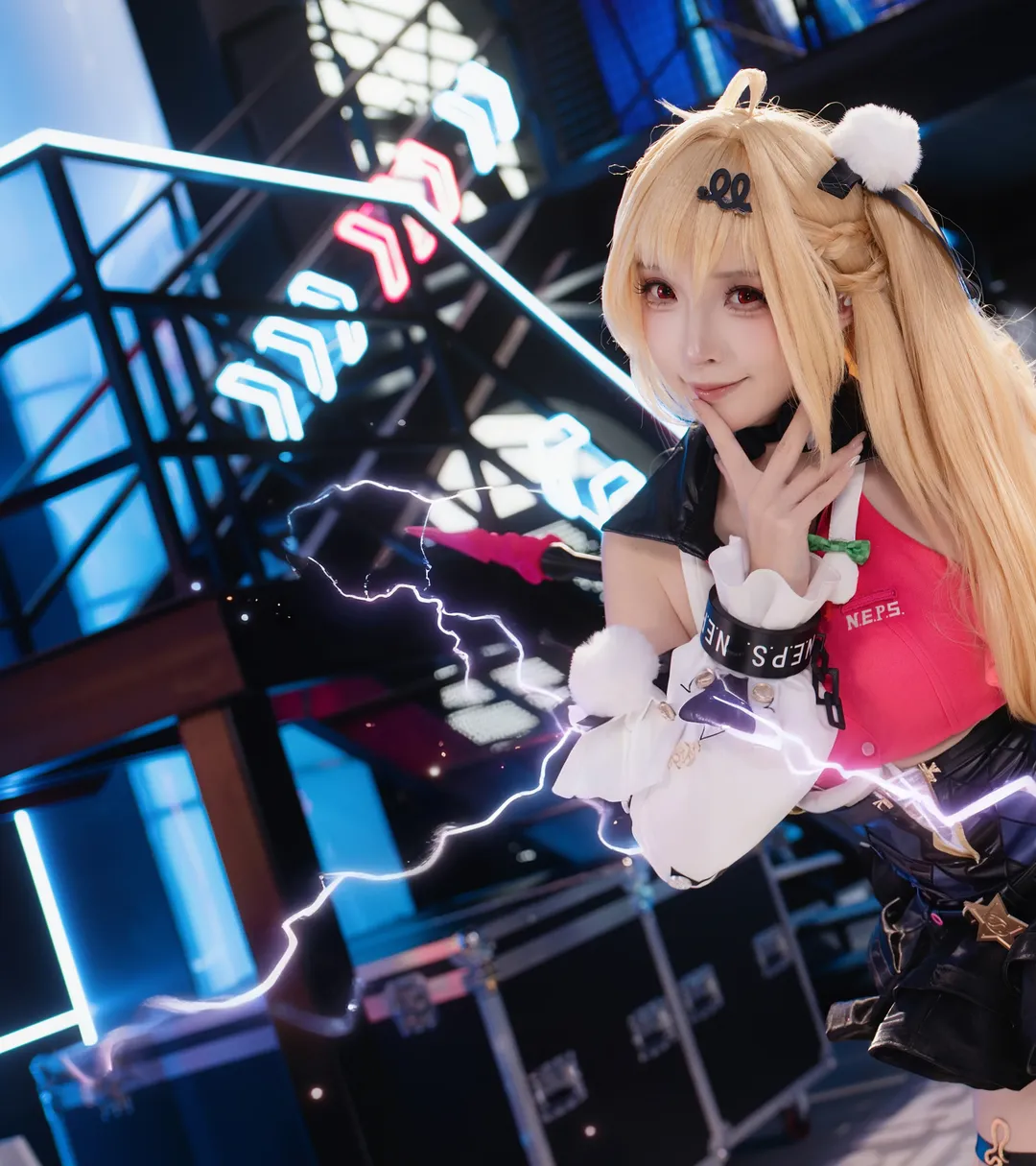 【希希芙cos】绝区零的电流与机械感，带来硬核视觉体验 - 第 2 张