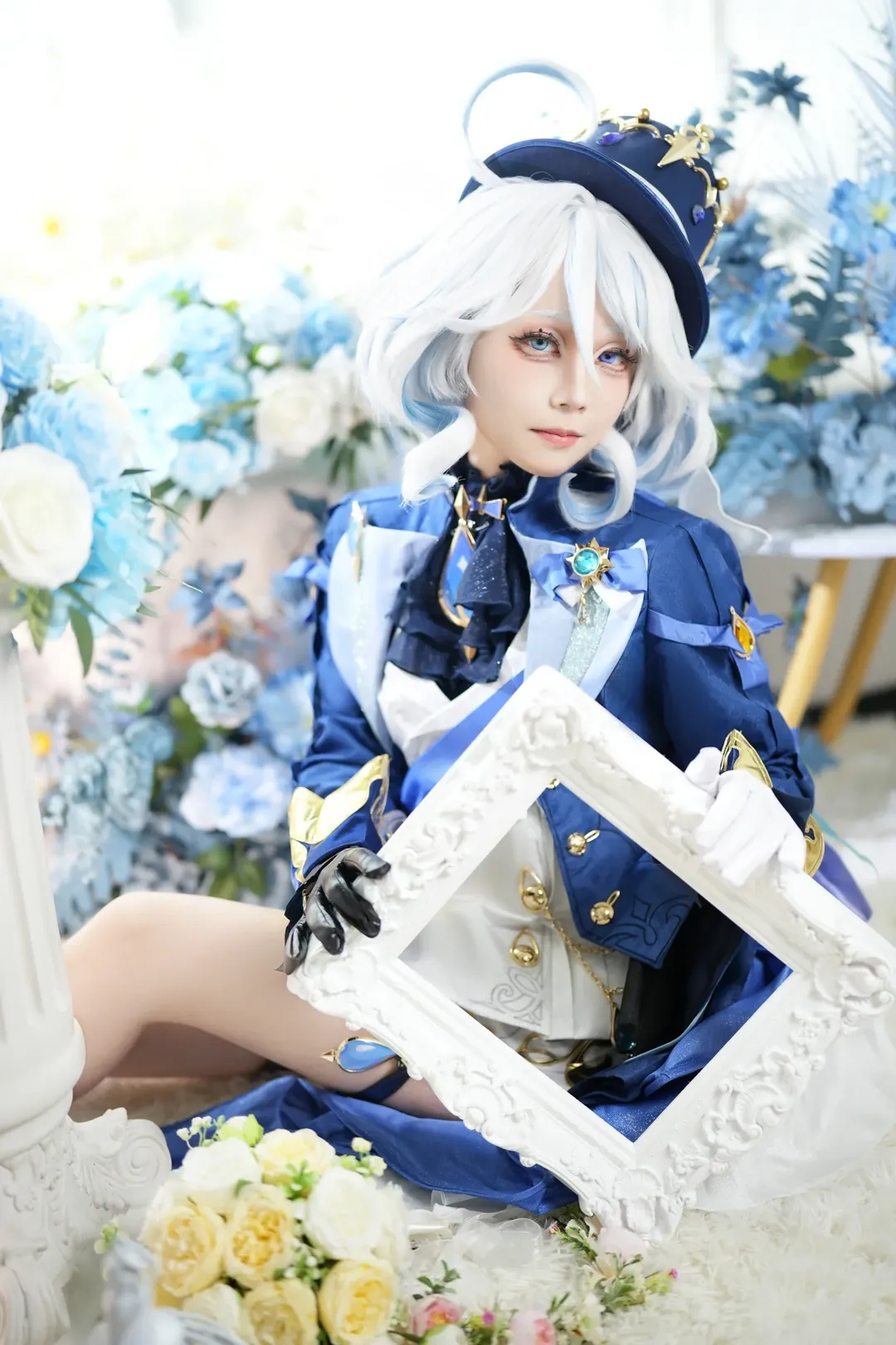 【芙宁娜cos】原神芙宁娜，花海与棋局间的华丽演绎 - 第 1 张