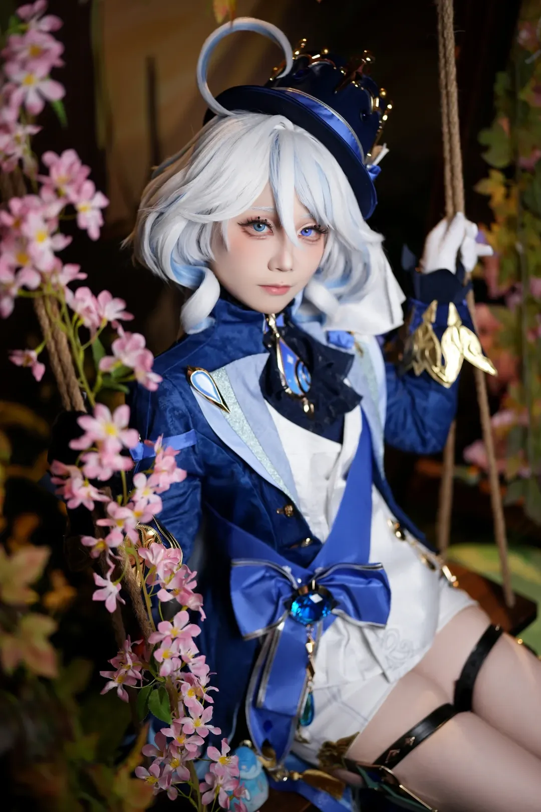 【芙宁娜cos】原神芙宁娜，花海与棋局间的华丽演绎 - 第 3 张