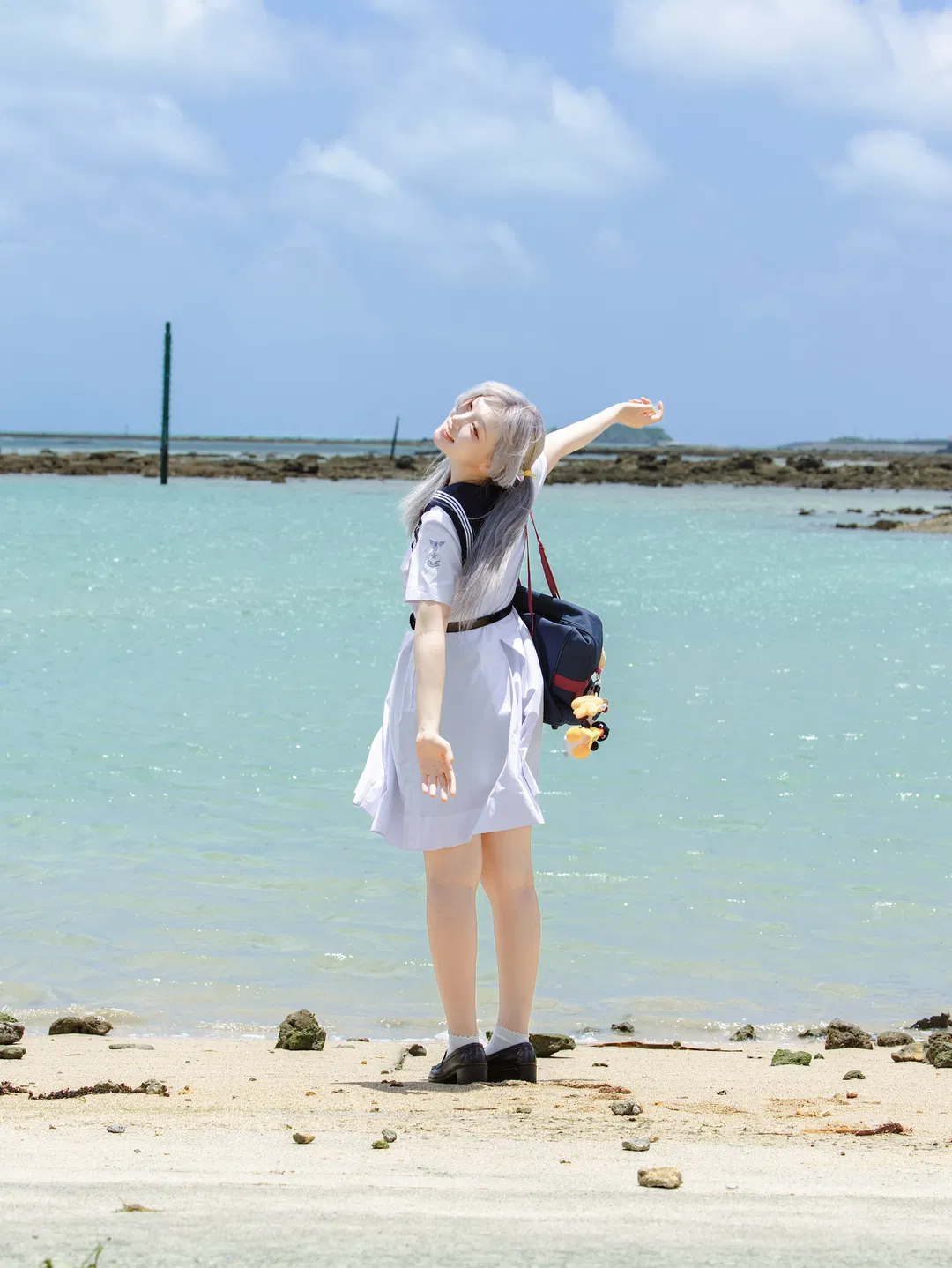 夏日海風裡水手服的自然動感 - 第 4 張
