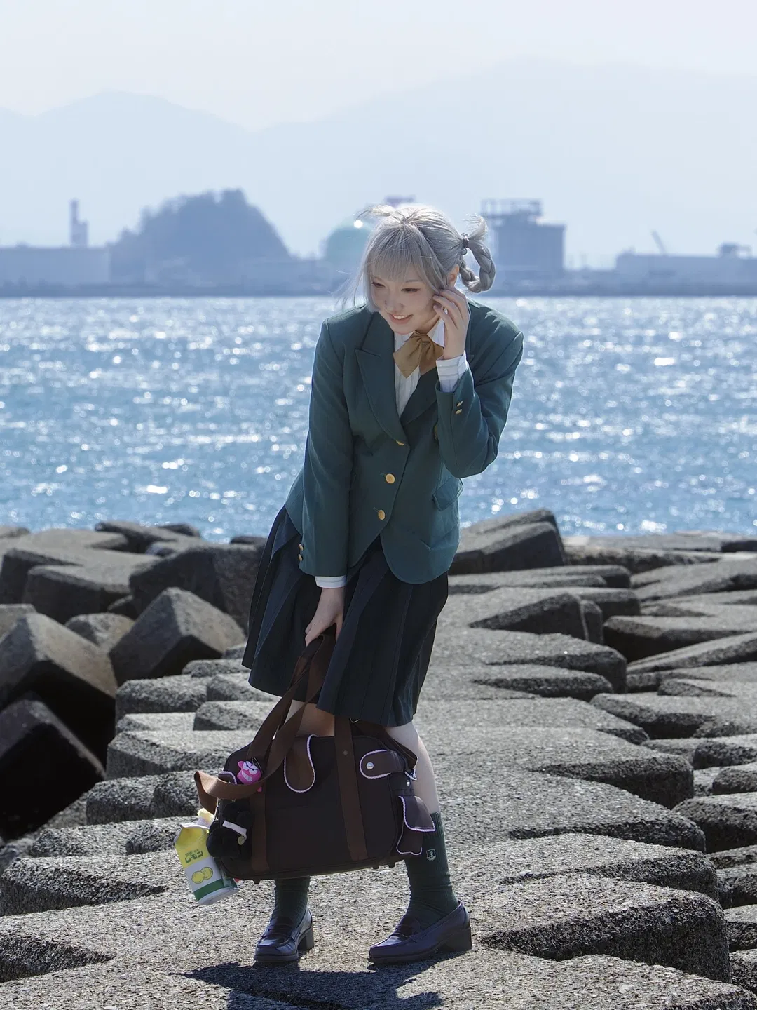 浅发色校供妹的海边车站制服随拍 - 第 1 张
