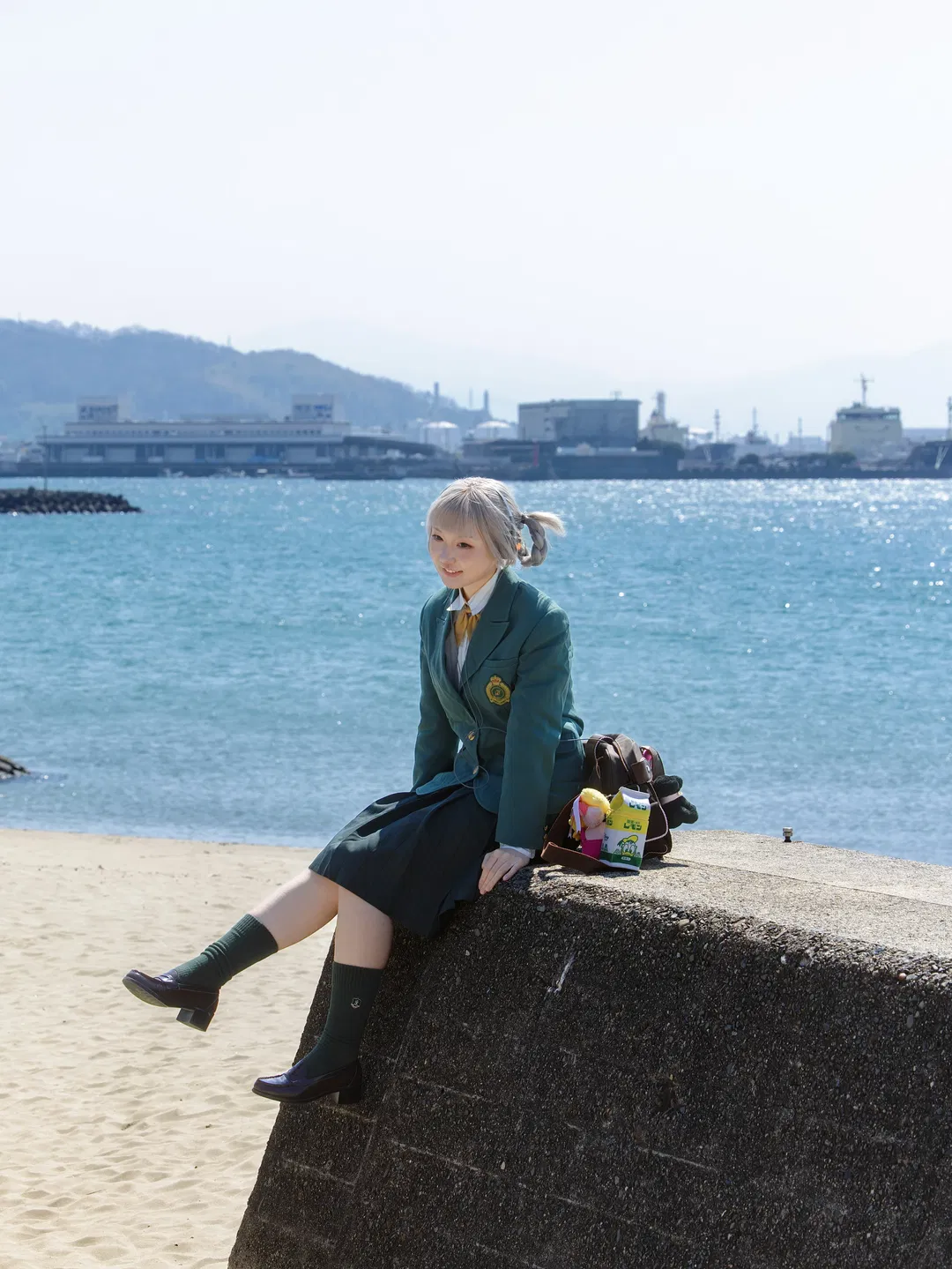 浅发色校供妹的海边车站制服随拍 - 第 4 张