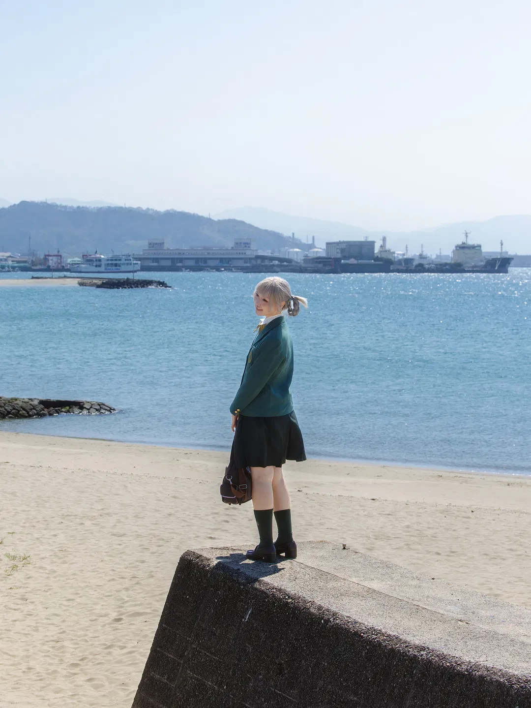 浅发色校供妹的海边车站制服随拍 - 第 5 张