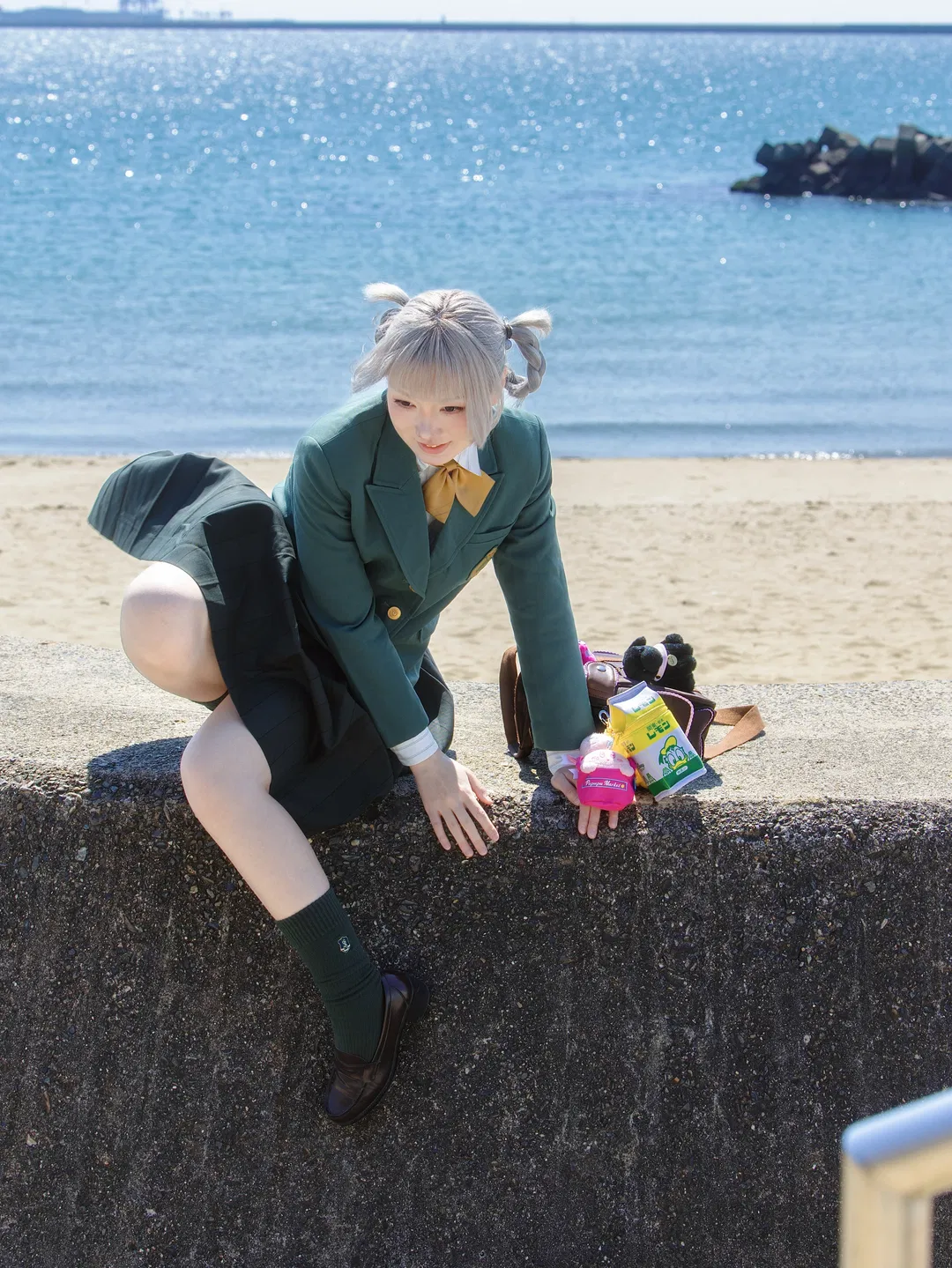 浅发色校供妹的海边车站制服随拍 - 第 6 张