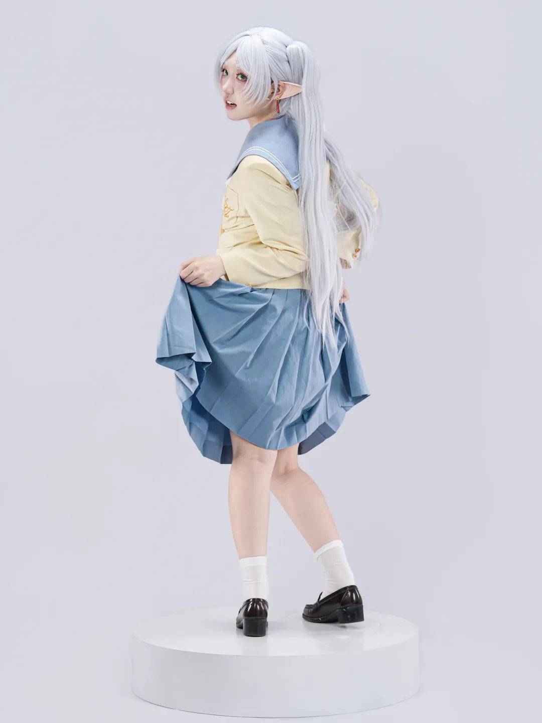【芙莉莲cos】葬送的芙莉莲JK制服自搭，第二季后的生动表情尝试 - 第 9 张
