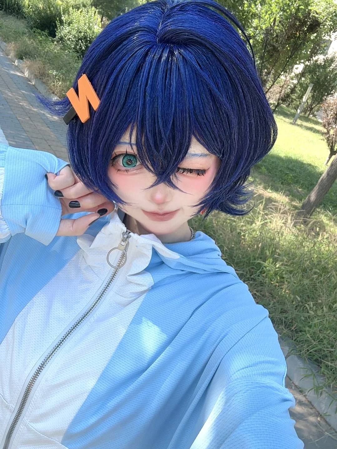 【铃妹cos】绝区零 穿防晒衣出门的日常感 - 第 1 张