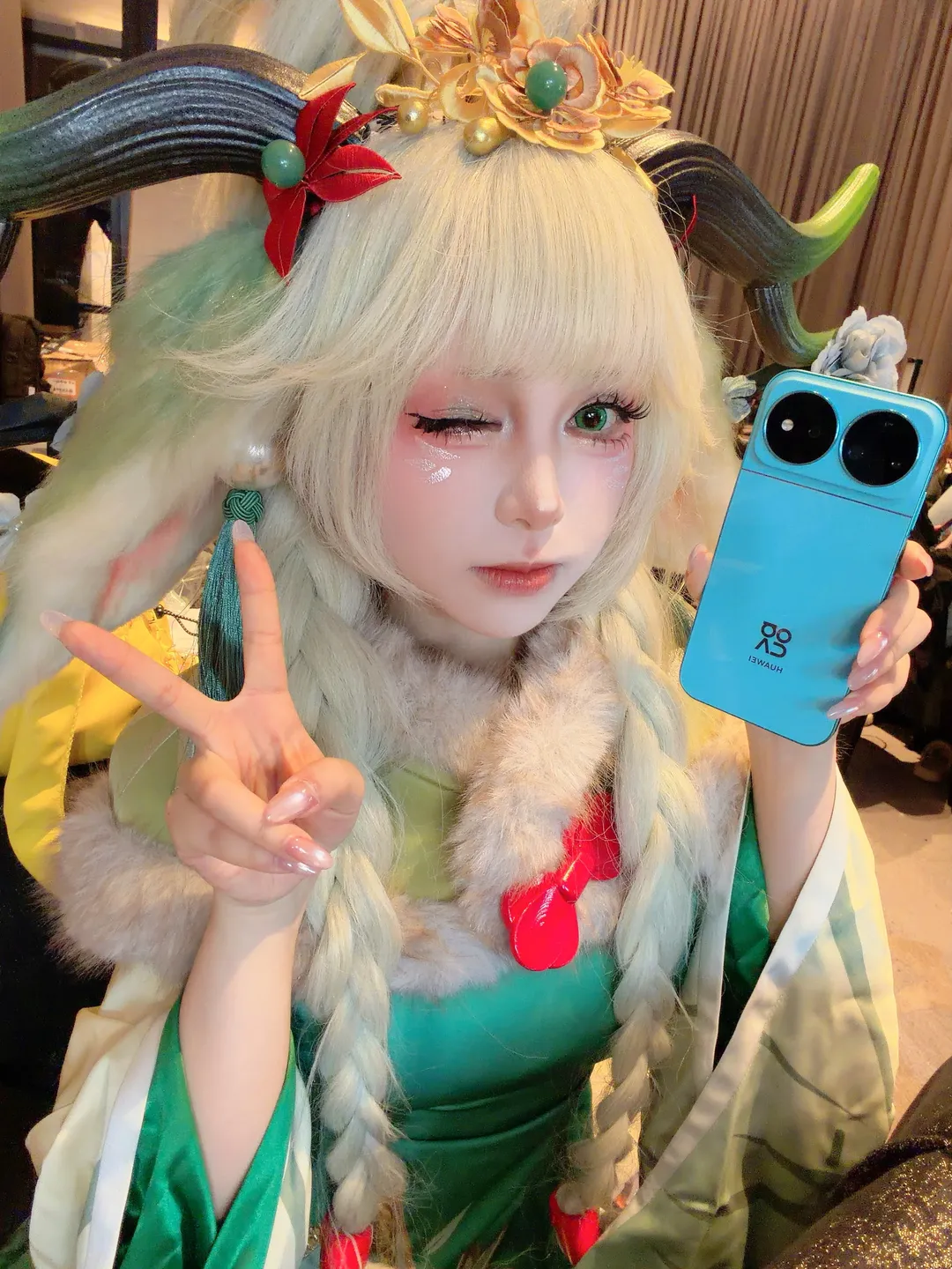 【莉莉婭cos】英雄聯盟15週年活動上努力拖著屁股行走的小鹿 - 第 2 張