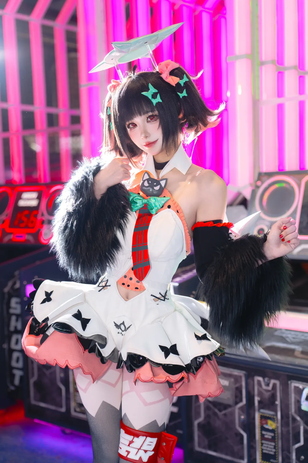 【南宫羽cos】绝区零小偶像的发光神图，多亏了人肉灯架 - 第 2 张