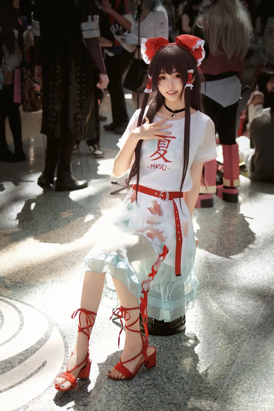 【博丽灵梦cos】夏天的巫女，红白经典与清凉夏装的碰撞 - 第 1 张