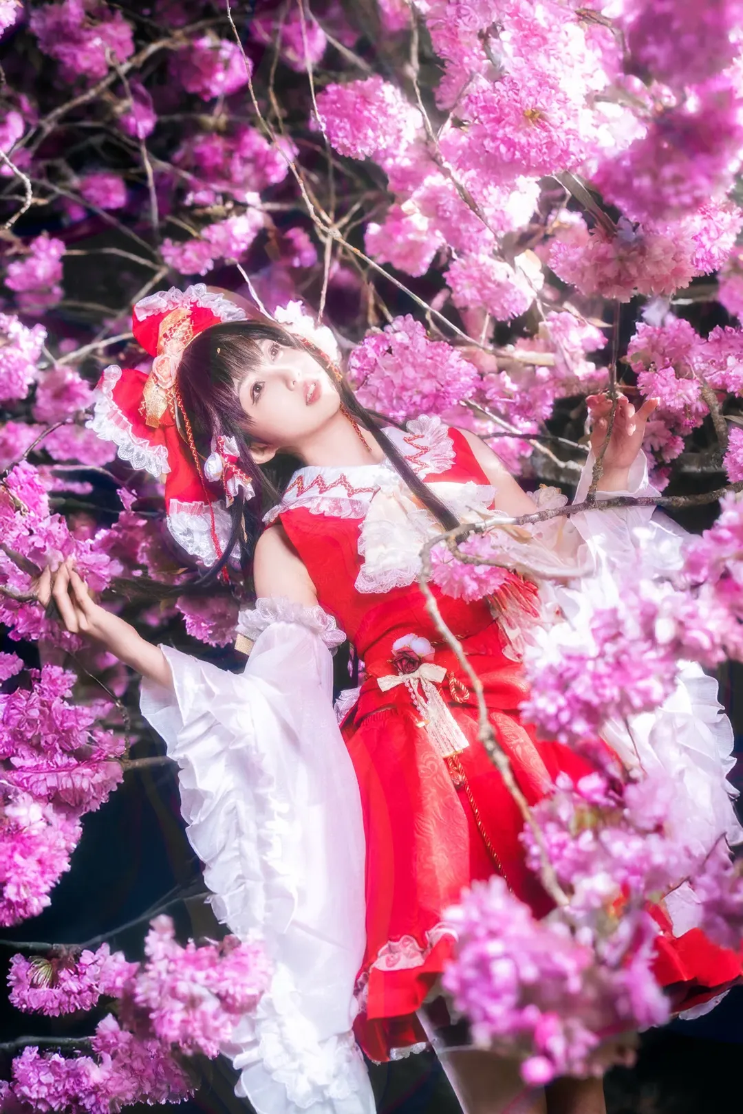 【博麗靈夢cos】東方Project巫女的紅白花海記錄 - 第 2 張