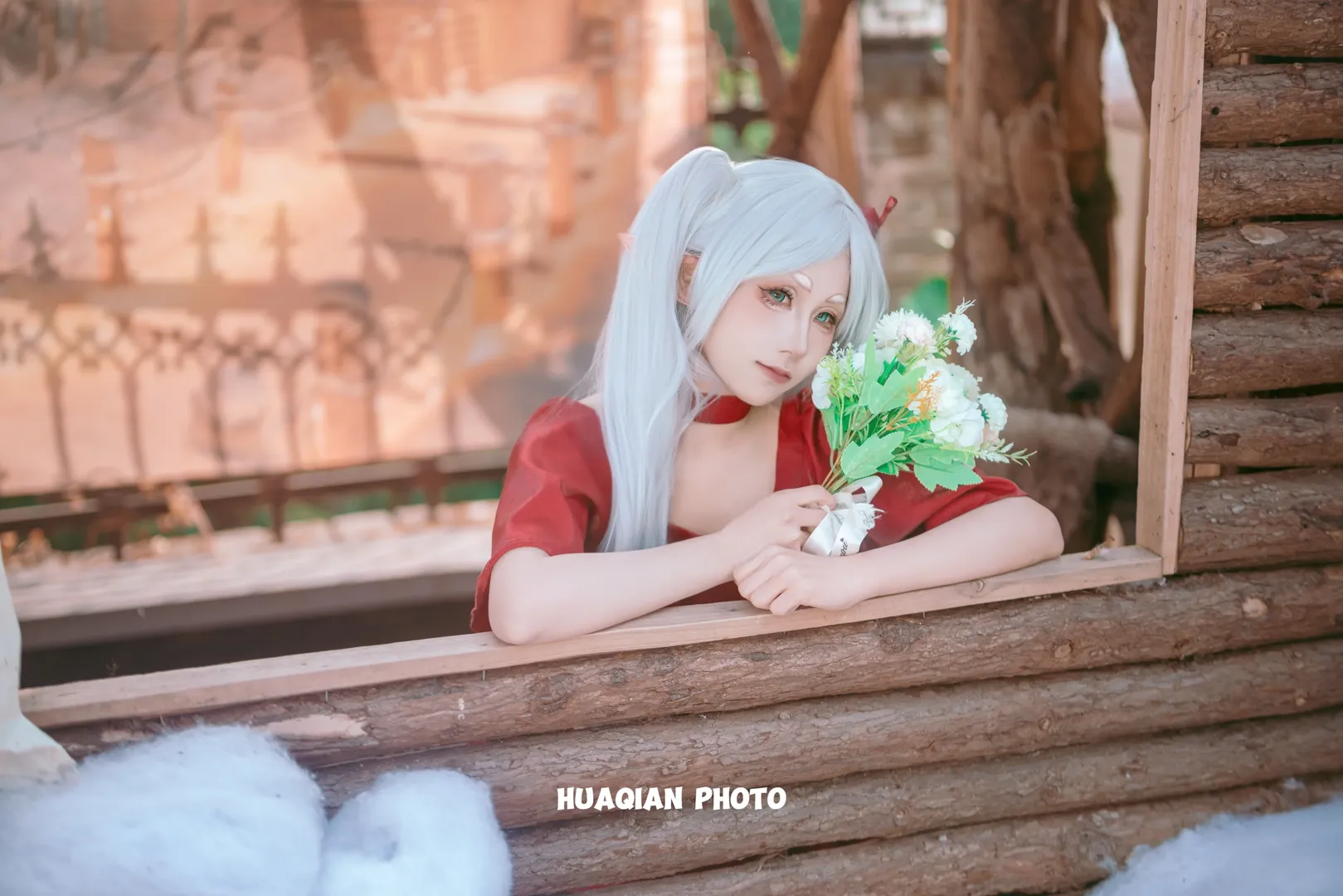 【芙莉莲cos】红裙与法杖的冬日魔法使 - 第 4 张