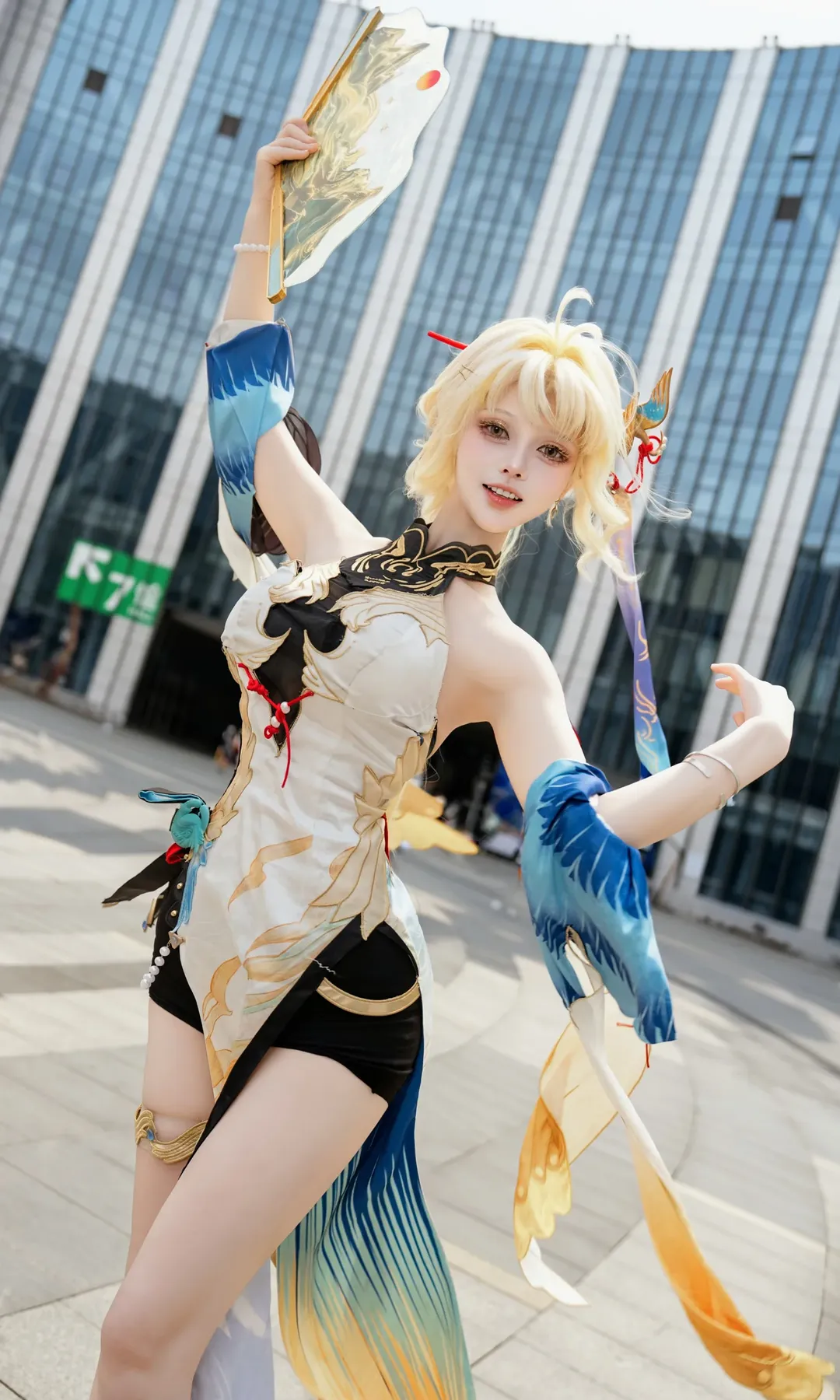 【穗穗cos】鸣潮BW漫展现场直击，还原度拉满的温柔贵气 - 第 1 张