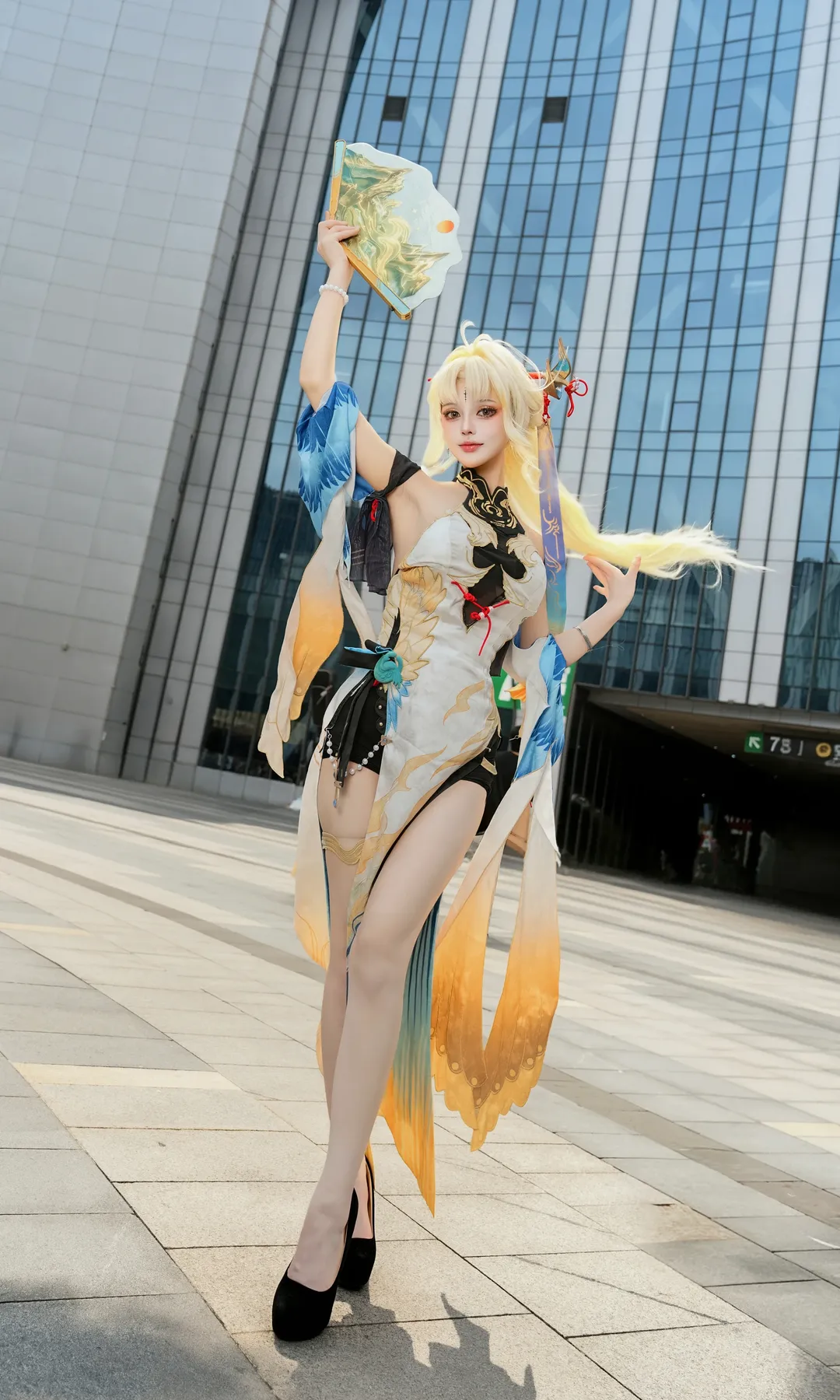 【穗穗cos】鸣潮BW漫展现场直击，还原度拉满的温柔贵气 - 第 2 张