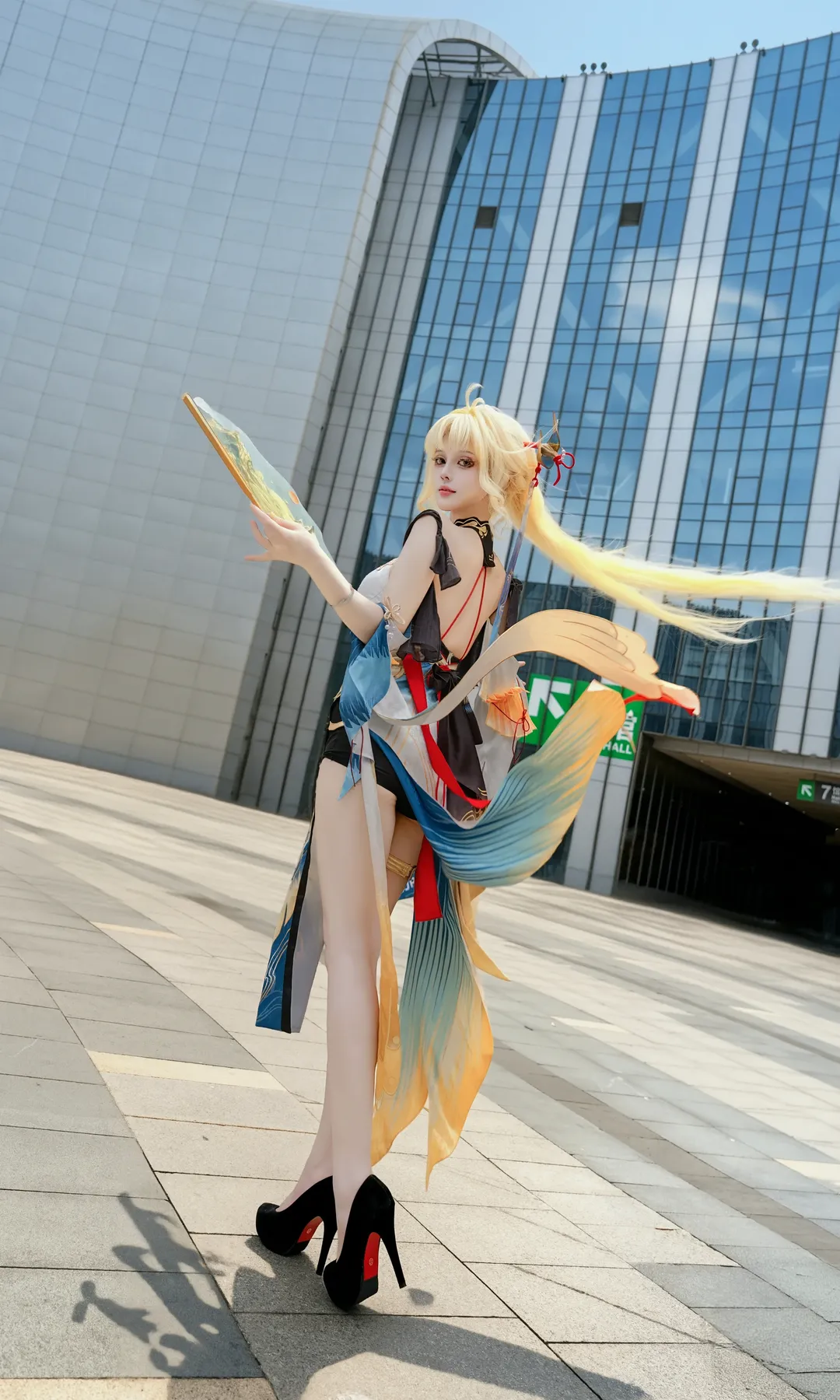 【穗穗cos】鸣潮BW漫展现场直击，还原度拉满的温柔贵气 - 第 5 张