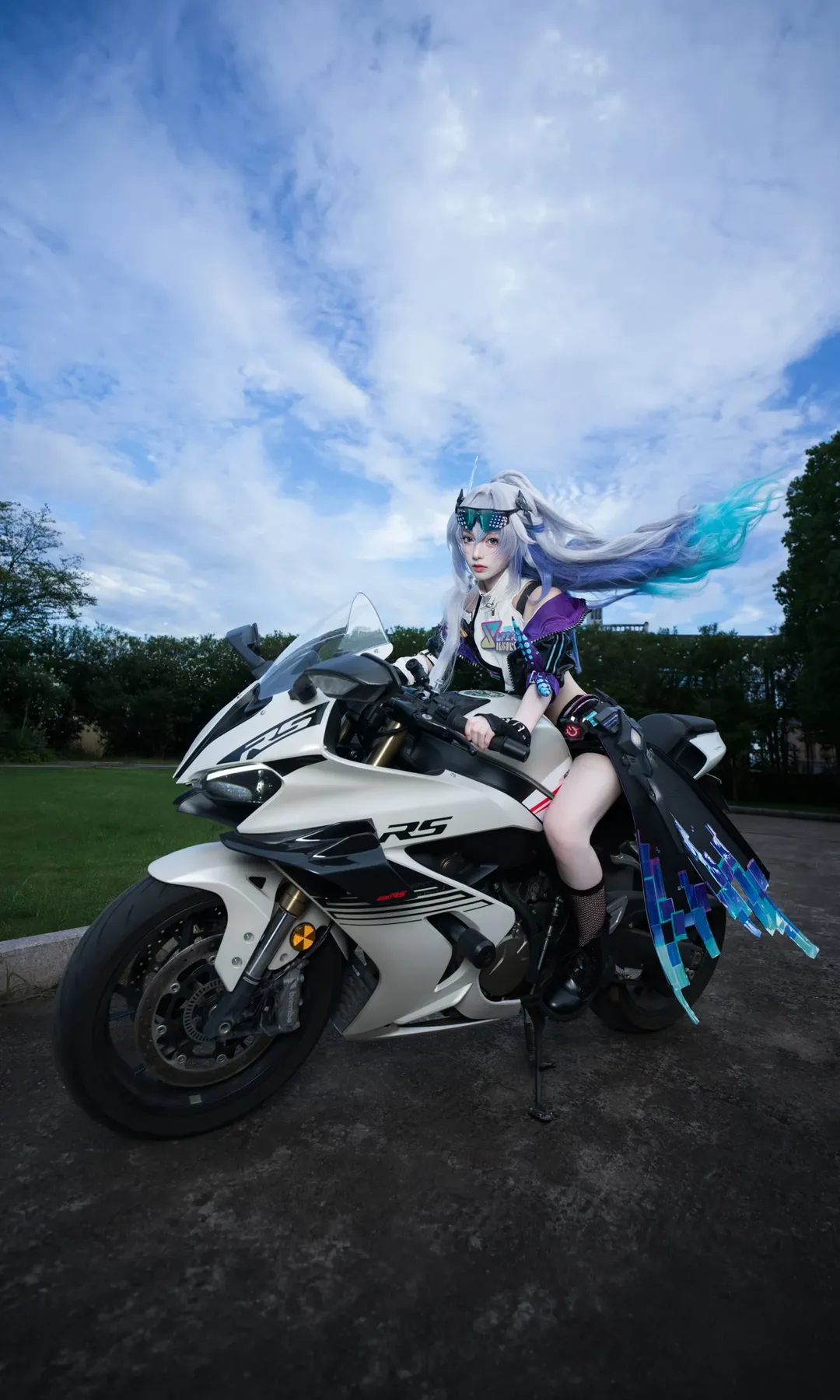 【狼尊cos】崩坏星穹铁道里的拽姐，配上赛600简直是绝杀 - 第 6 张