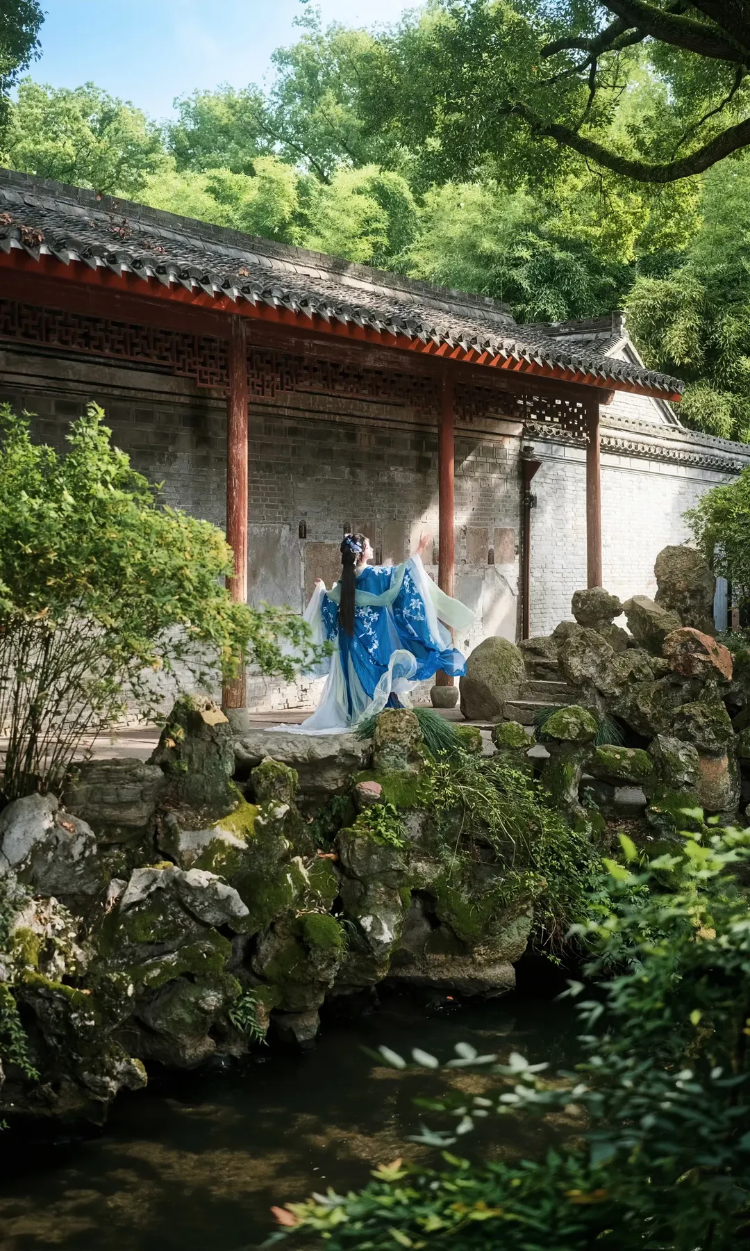 在宁波园林里拍到了绝美的蓝白渐变汉服 - 第 12 张