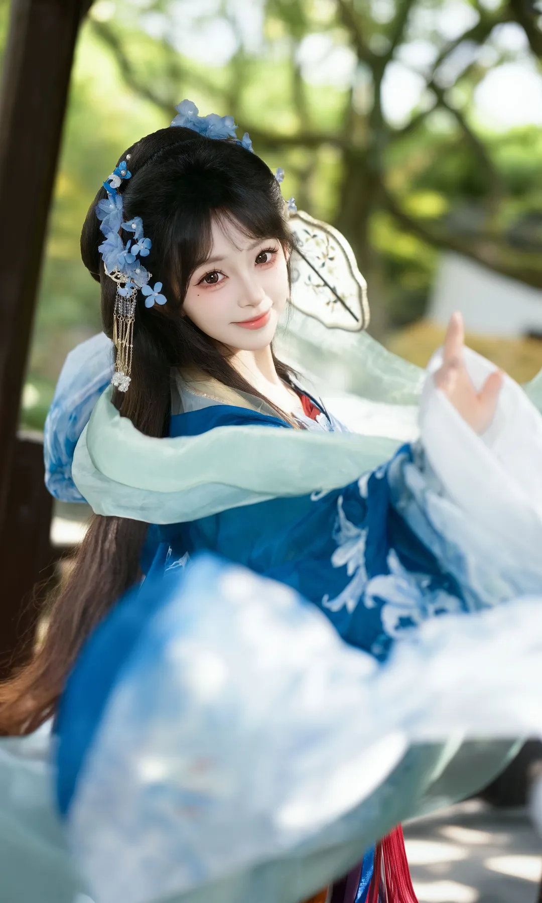 在宁波园林里拍到了绝美的蓝白渐变汉服 - 第 5 张