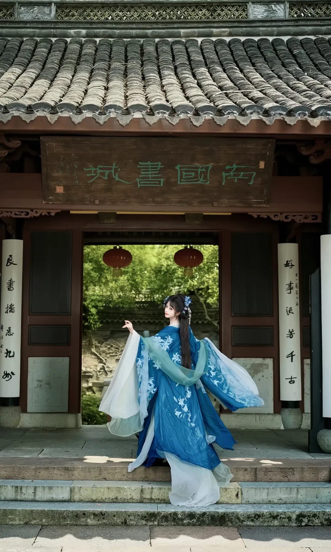 在宁波园林里拍到了绝美的蓝白渐变汉服 - 第 9 张