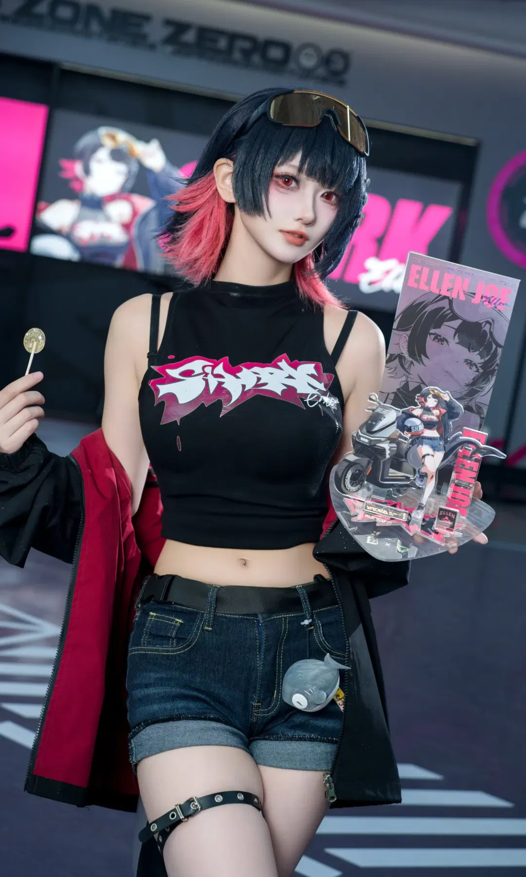 【艾蓮cos】打卡絕區零聯名痛店，騎上痛車做回鯊魚妹 - 第 10 張