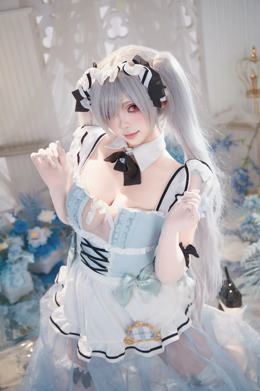 【灰姑娘cos】NIKKE灰姑娘女仆装，蓝白配色太绝了 - 第 1 张