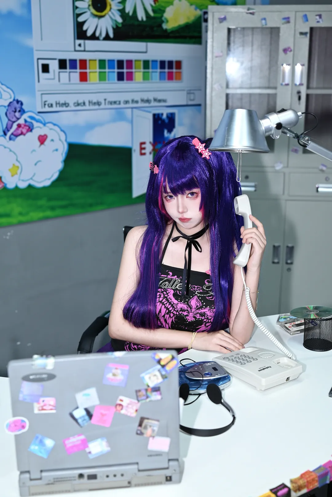 【星野愛cos】千禧玩家Y2K復古風，打卡粉色電話亭 - 第 1 張