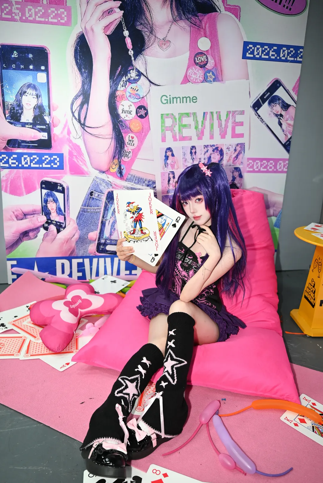 【星野愛cos】千禧玩家Y2K復古風，打卡粉色電話亭 - 第 4 張