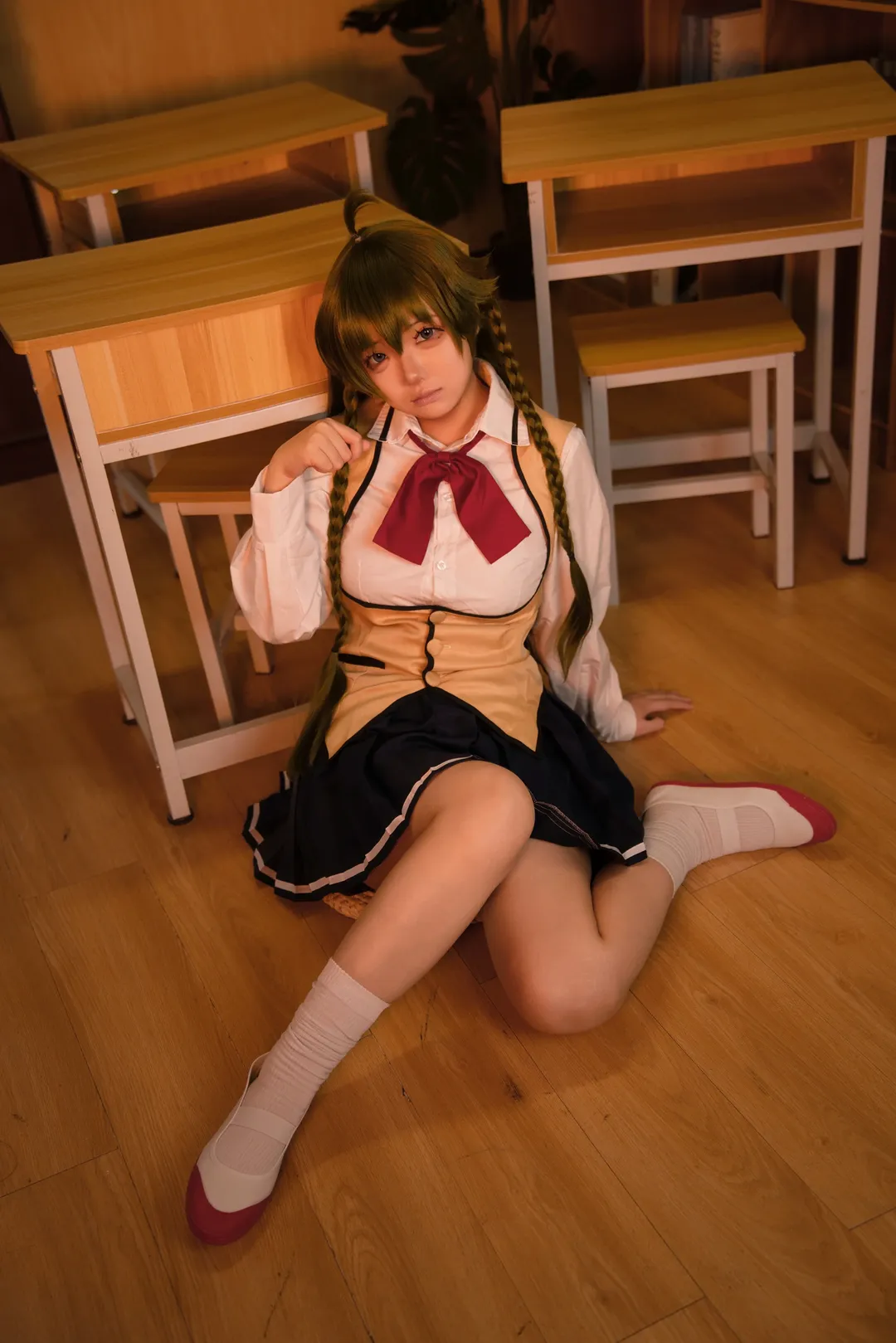 【巢鸭睦月cos】sayo教里教室暖光与白丝制服的还原 - 第 7 张