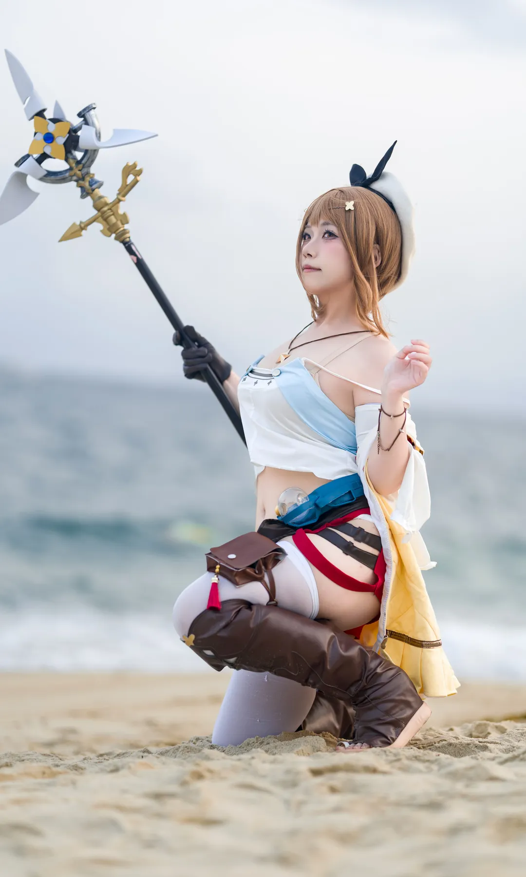 【莱莎cos】肉肉的莱莎在海边很合适 - 第 3 张