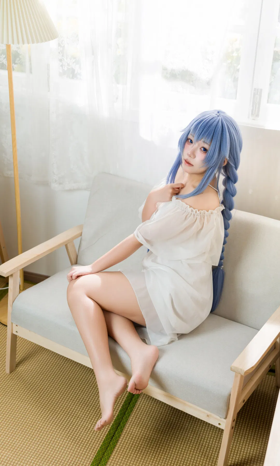 【洛琪希cos】无职转生蓝发双麻花少女的室内日常 - 第 3 张