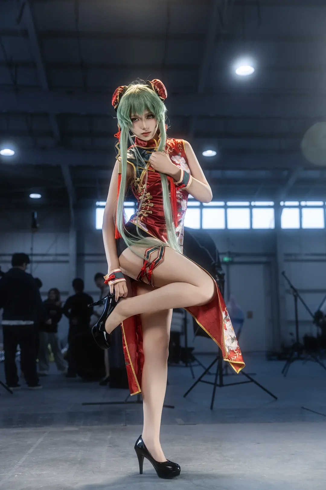 【C.C.cos】魯魯修的從容冷豔，北京首鋼園旗袍場照分享 - 第 4 張