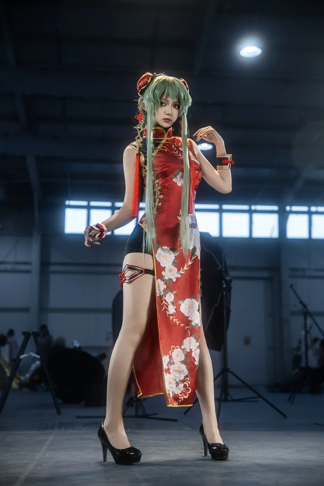 【C.C.cos】魯魯修的從容冷豔，北京首鋼園旗袍場照分享 - 第 5 張