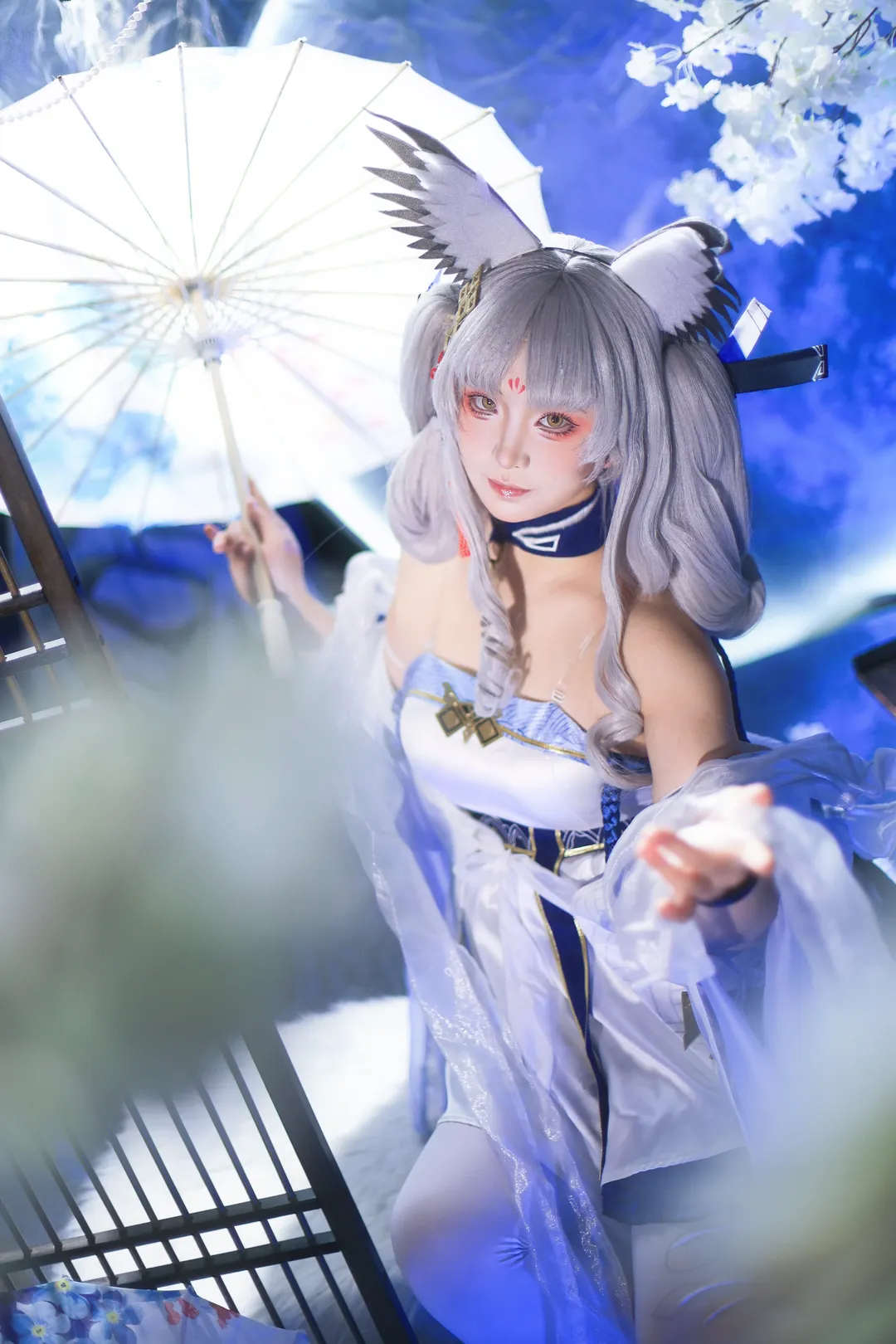 【白麵鴞cos】明日方舟白麵鴞撫雲間，月下清冷夢幻時刻 - 第 3 張