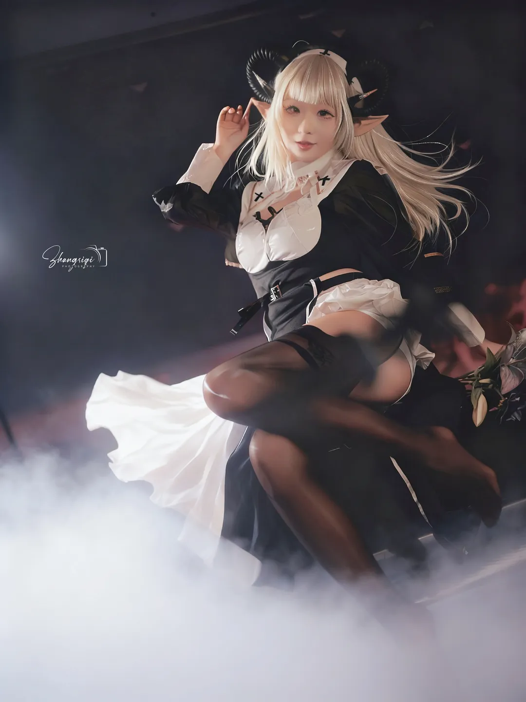 暗黑修女与魔女风cos，教室涂鸦与钢琴上的暗夜幻想 - 第 5 张