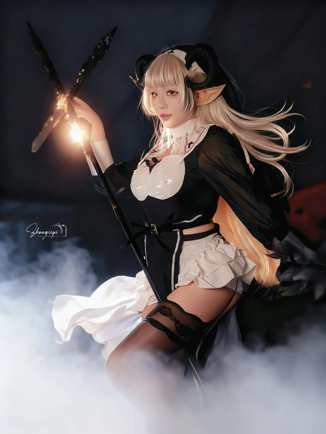 暗黑修女与魔女风cos，教室涂鸦与钢琴上的暗夜幻想 - 第 9 张