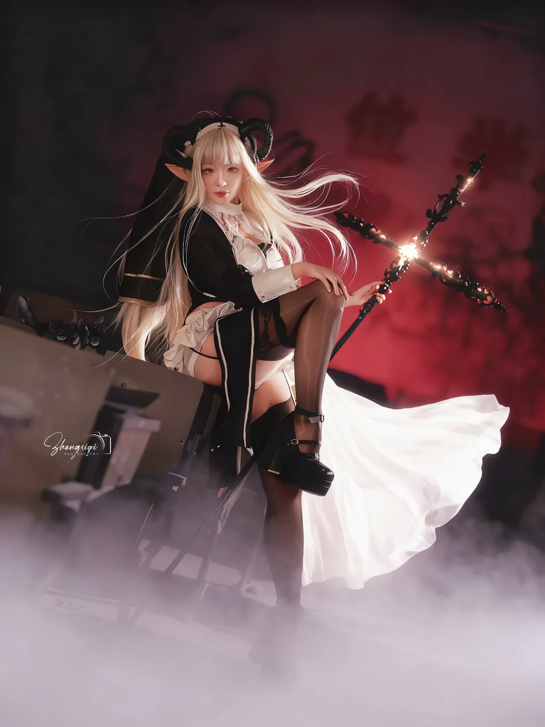 【地狱的吹雪cos】暗黑魔女降临废弃学校，氛围感拉满 - 第 4 张
