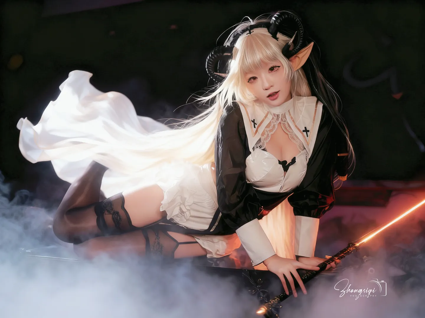 【地狱的吹雪cos】暗黑魔女降临废弃学校，氛围感拉满 - 第 5 张