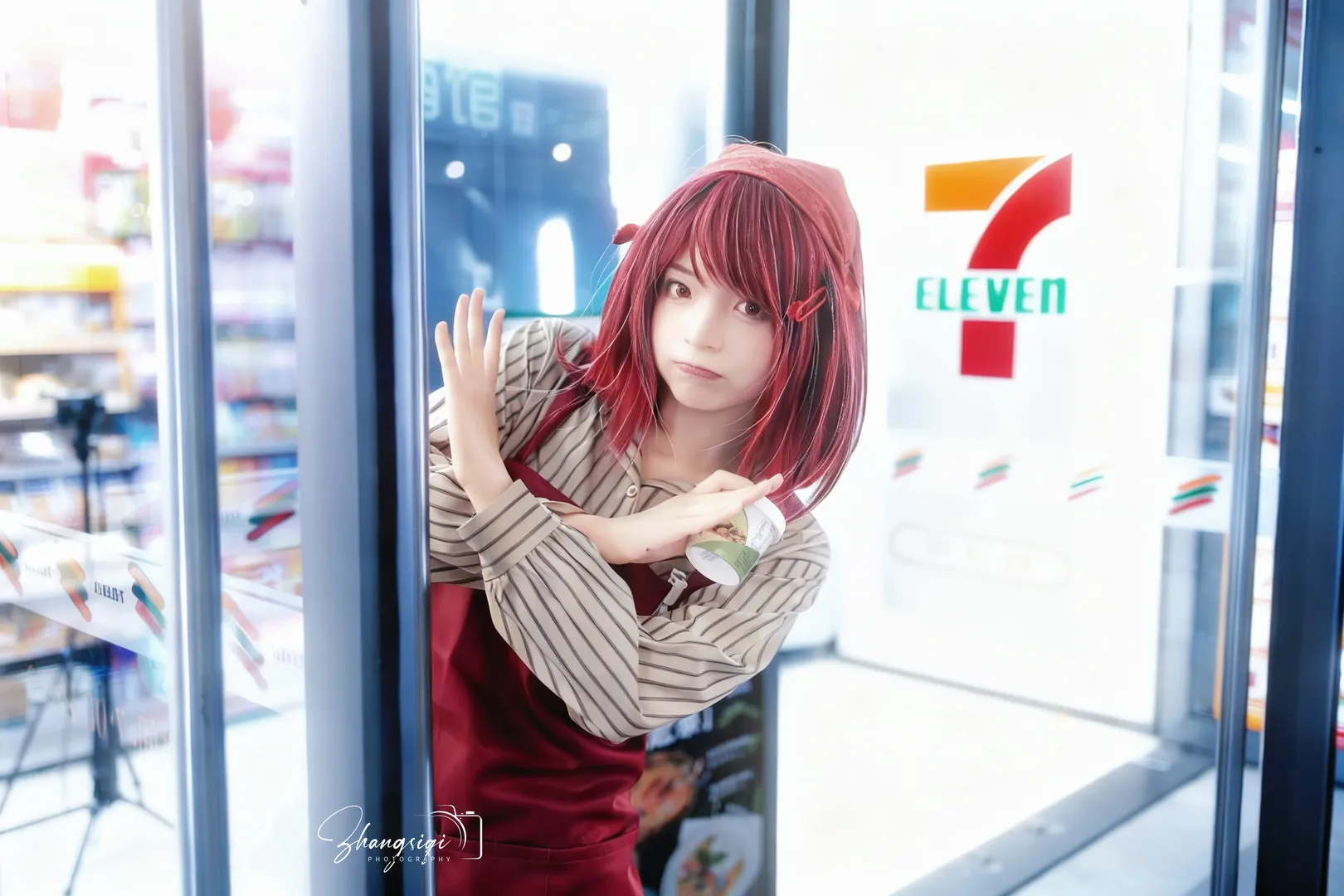 山田小姐cos 便利店后门的烟火气与黑丝制服 - 第 7 张