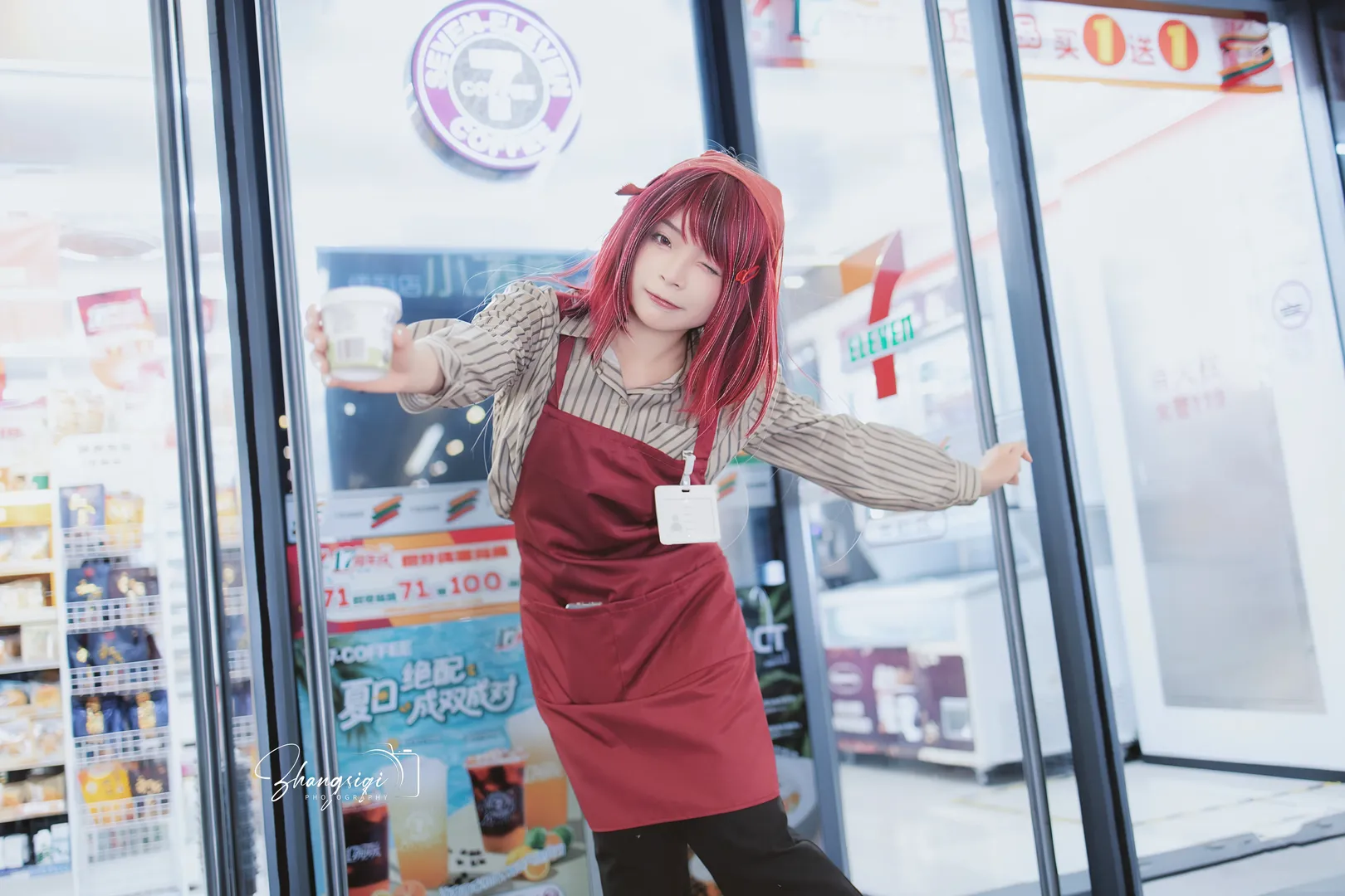 山田小姐cos 便利店后门的烟火气与黑丝制服 - 第 9 张
