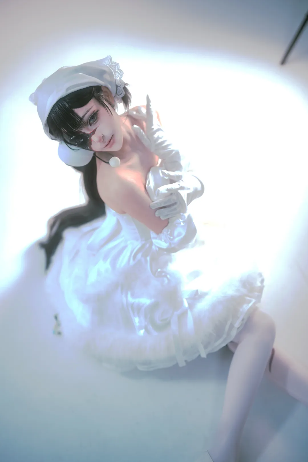 【sua cos】异形舞台，光影重塑的纯白幻境 - 第 1 张