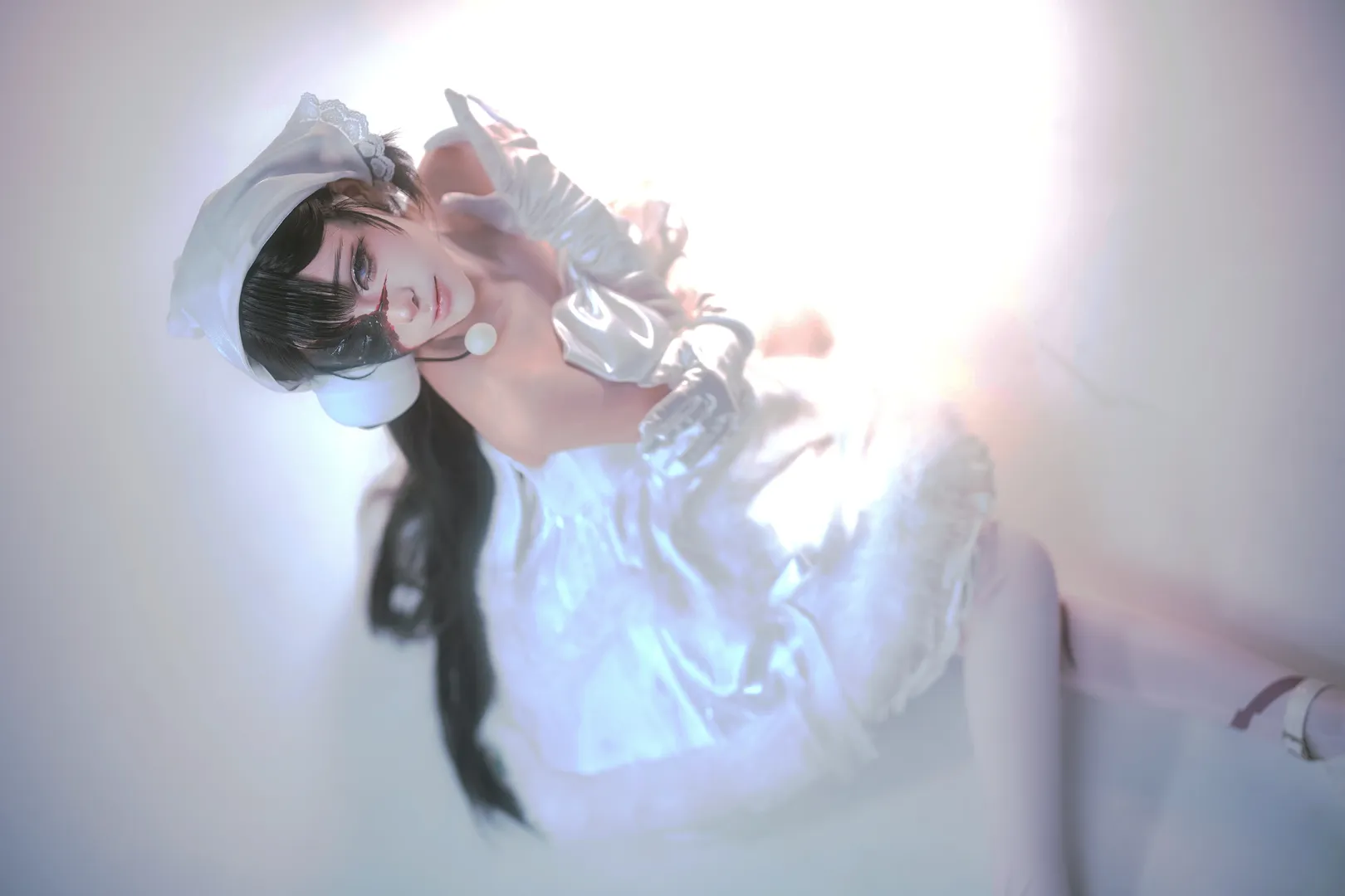 【sua cos】异形舞台，光影重塑的纯白幻境 - 第 2 张