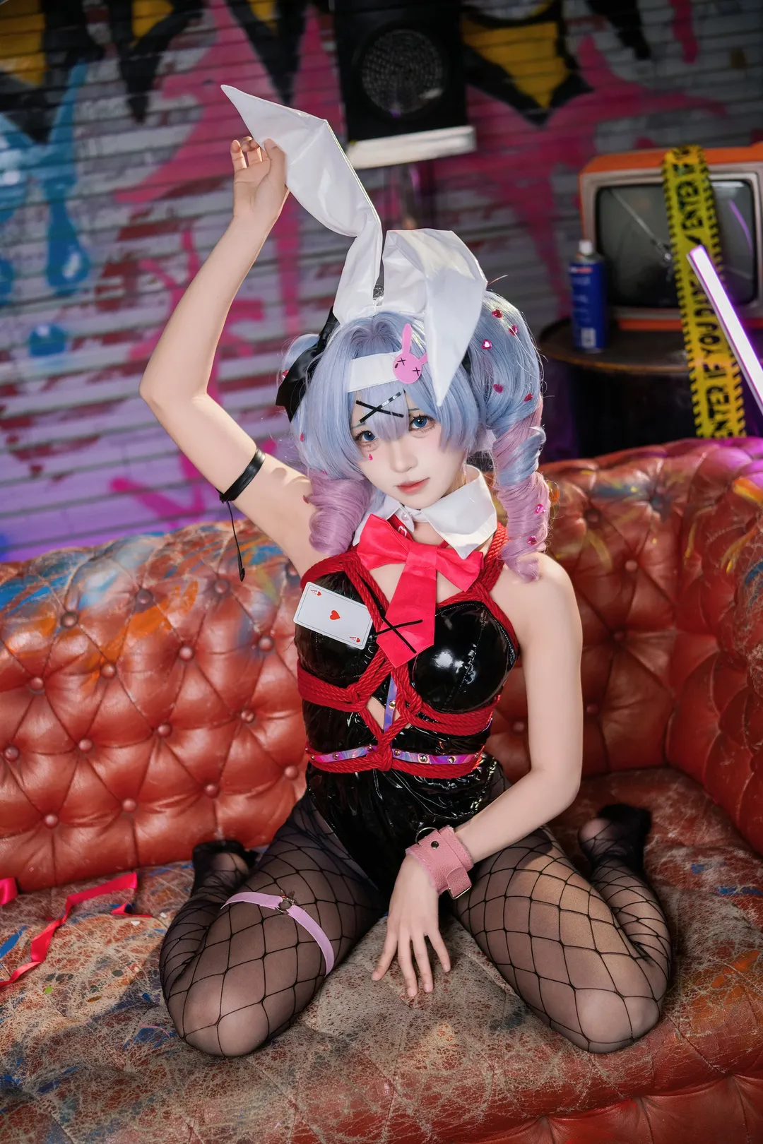 【初音未来cos】兔子洞兔女郎造型的复古街头视觉记录 - 第 1 张
