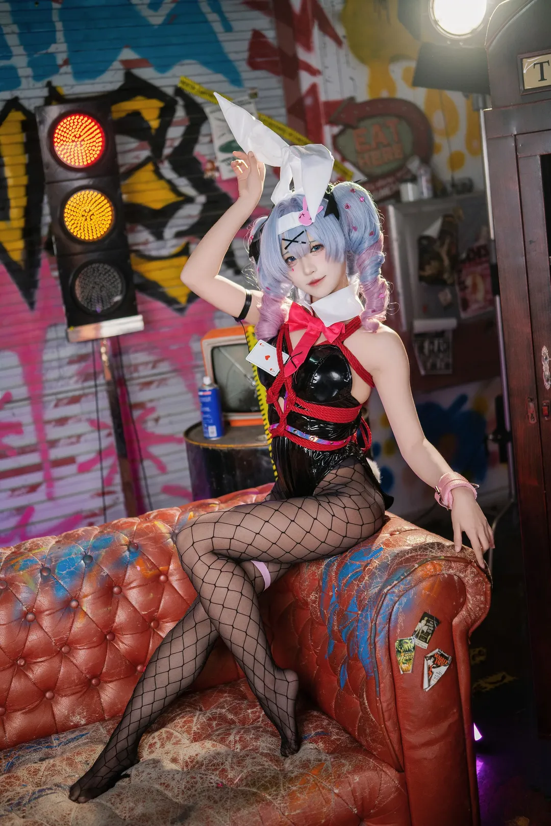 【初音未来cos】兔子洞兔女郎造型的复古街头视觉记录 - 第 3 张