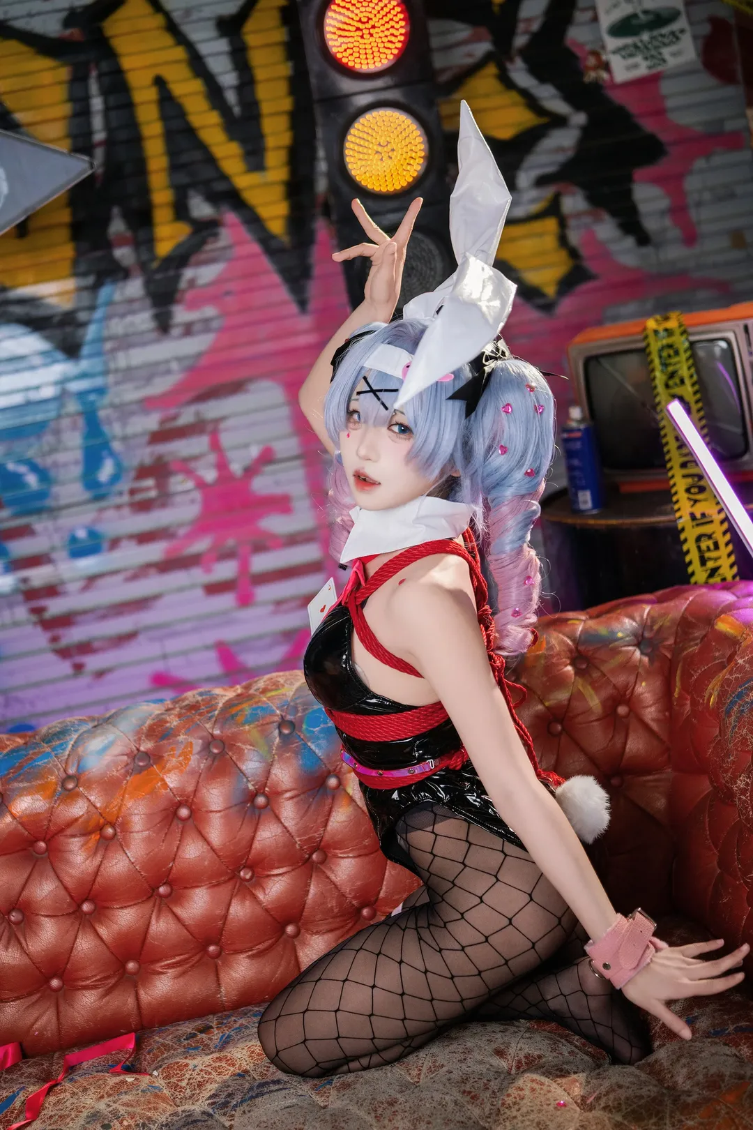 【初音未来cos】兔子洞兔女郎造型的复古街头视觉记录 - 第 4 张