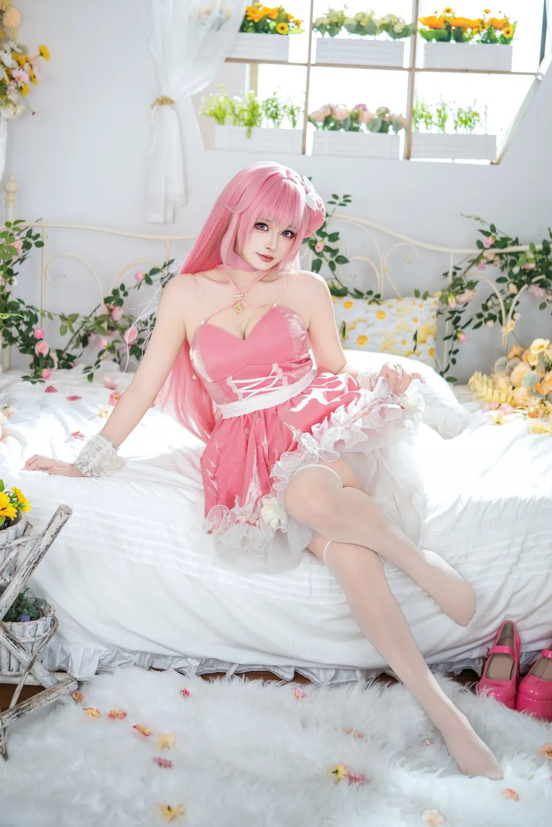 【桃乐丝·黎明派对cos】Nikke胜利女神，粉色与白丝的梦幻纱影 - 第 4 张