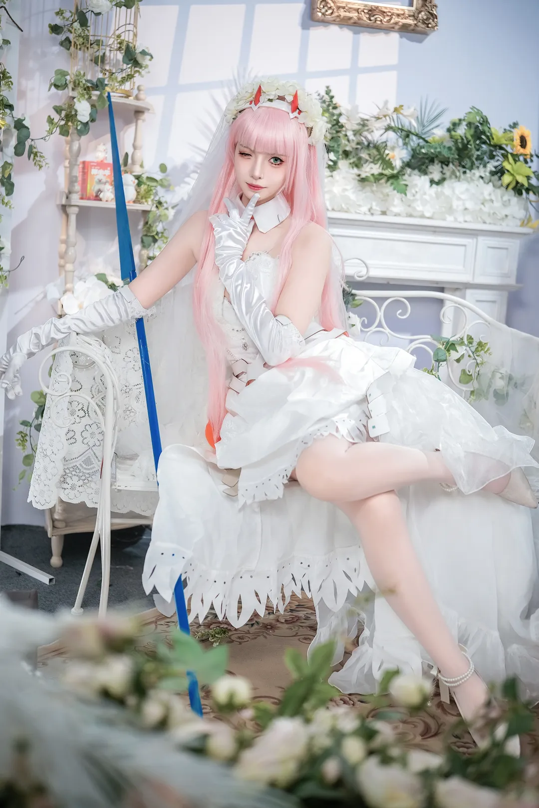 【02cos】darlinginthefranxx国家队的白色婚纱与蓝色战矛 - 第 1 张