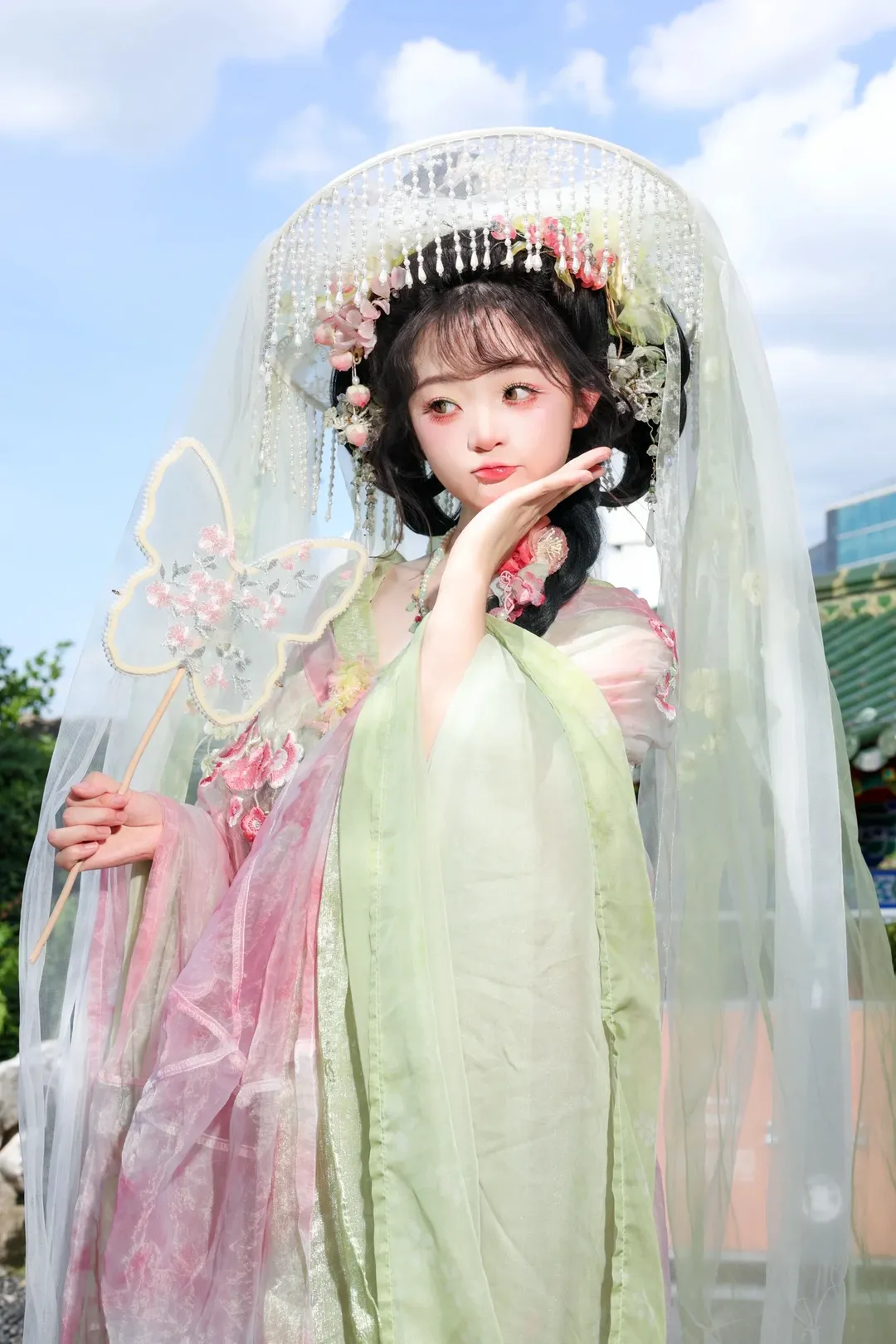 滕王阁古风花神妆造，粉绿轻纱汉服氛围感拉满 - 第 1 张