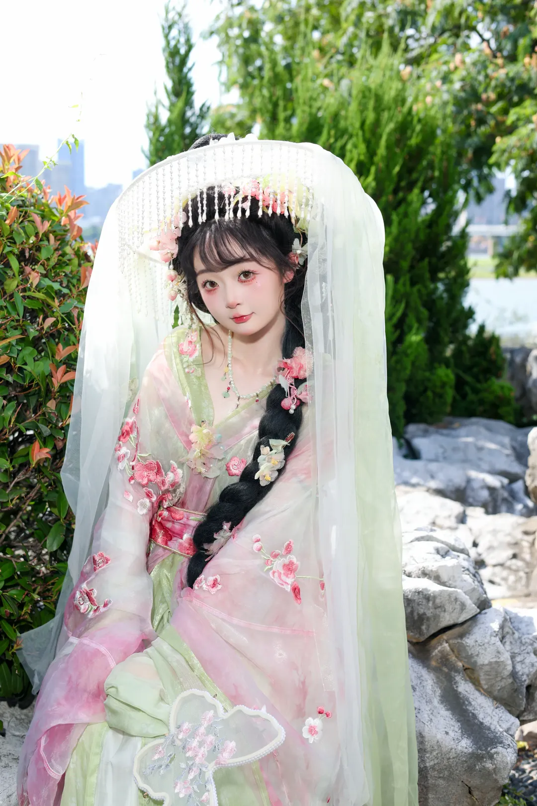 滕王阁古风花神妆造，粉绿轻纱汉服氛围感拉满 - 第 3 张